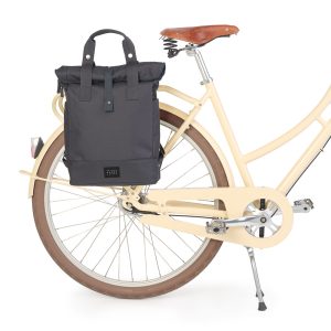 weathergoods sacoche vélo city ​​bikepack bleu attaché au porte-bagages arrière du vélo sans bretelles